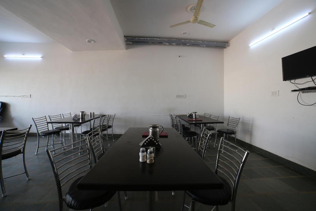 Oyo 37077 Hotel Rawat Ajmer Luaran gambar