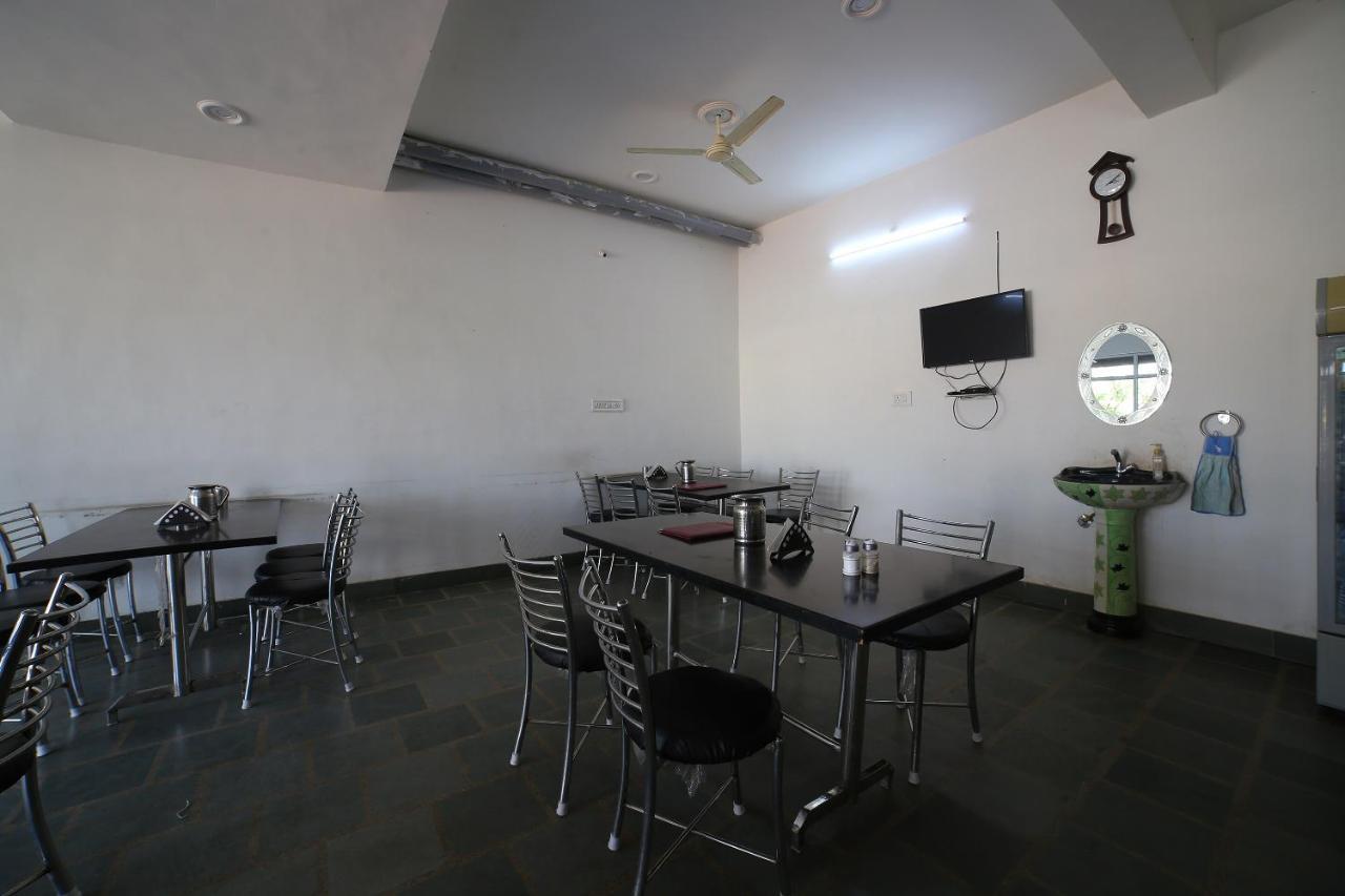 Oyo 37077 Hotel Rawat Ajmer Luaran gambar