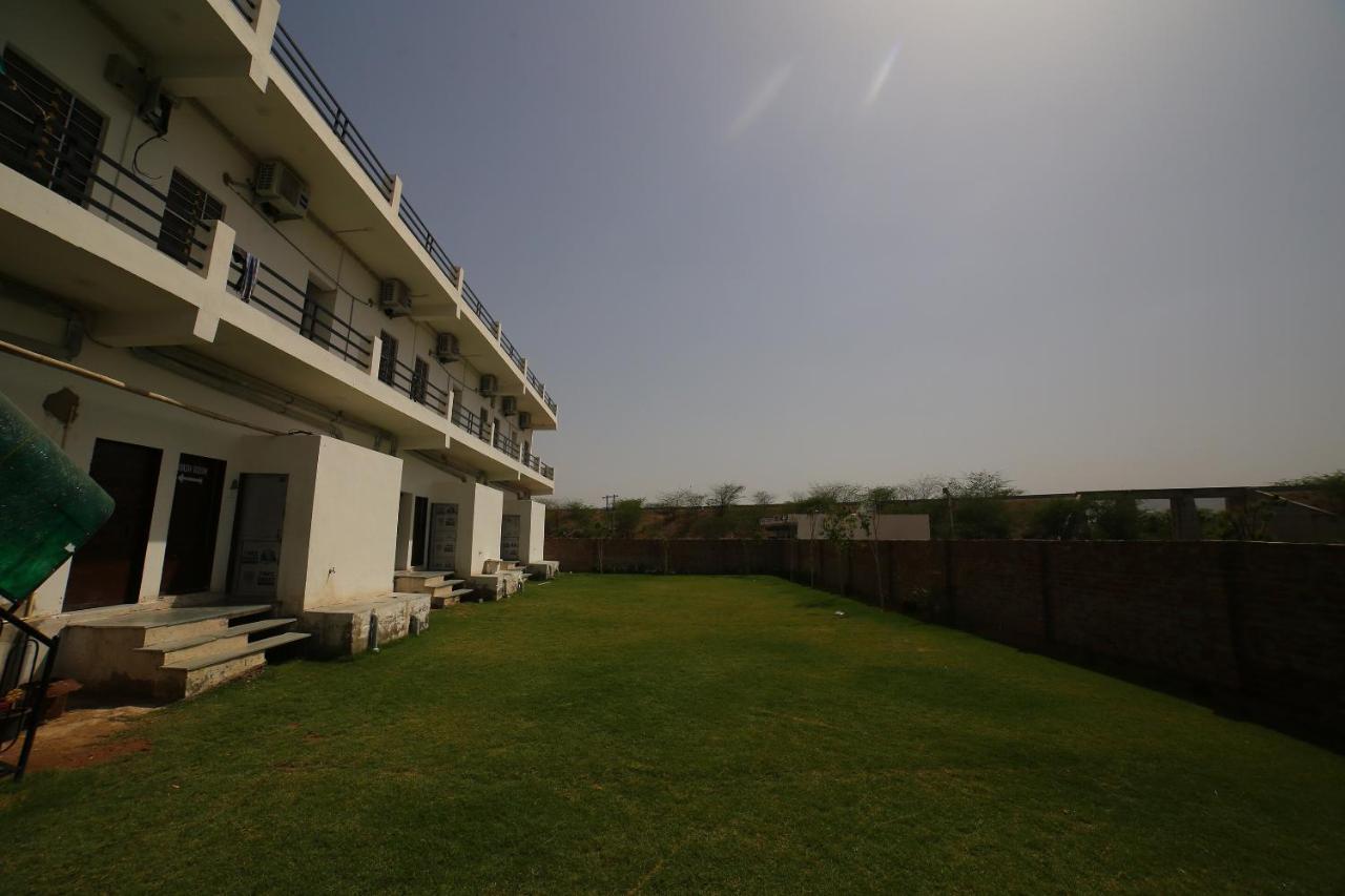 Oyo 37077 Hotel Rawat Ajmer Luaran gambar