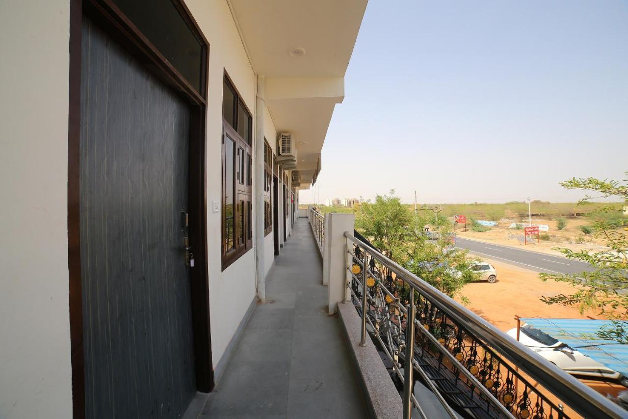 Oyo 37077 Hotel Rawat Ajmer Luaran gambar
